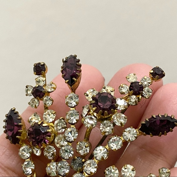 Vintage Unsigned Amethyst/Clear Austrian Crystal Flower Bouquet Brooch - Picture 9 of 14